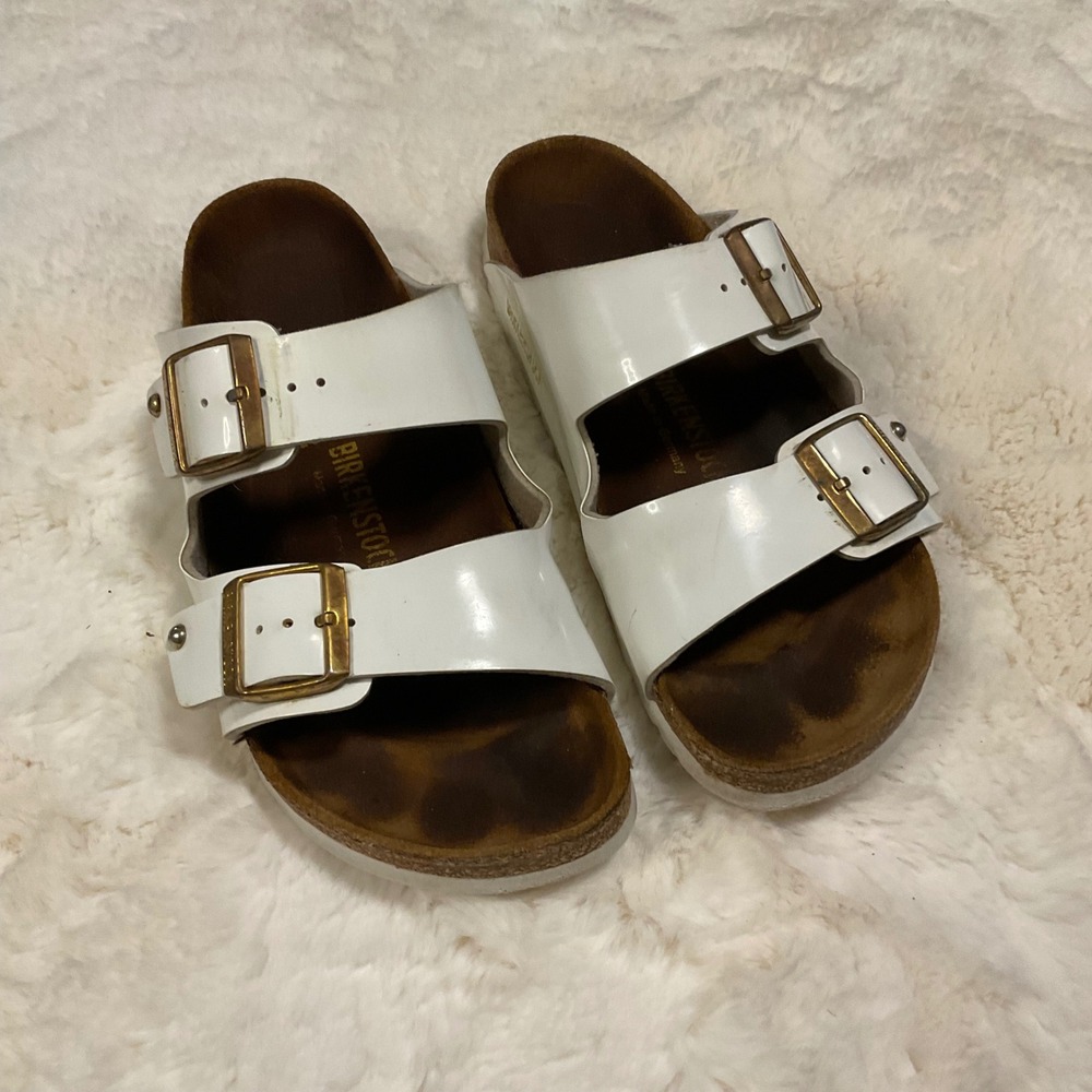 Birkenstock Sandals Size 41 White Patent Leather Brass Buckle Womens Arizona
